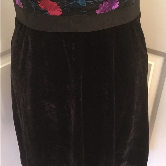 Francesca's Tara Embroidered Velvet Dress NWT Med - Picture 5 of 8
